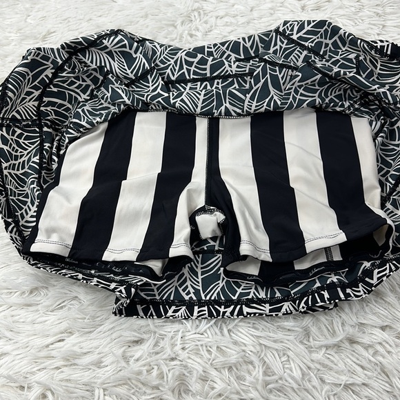 Lululemon Run: Pace Setter Skirt Pretty Palm Black Angel Wing / Black - Picture 3 of 7